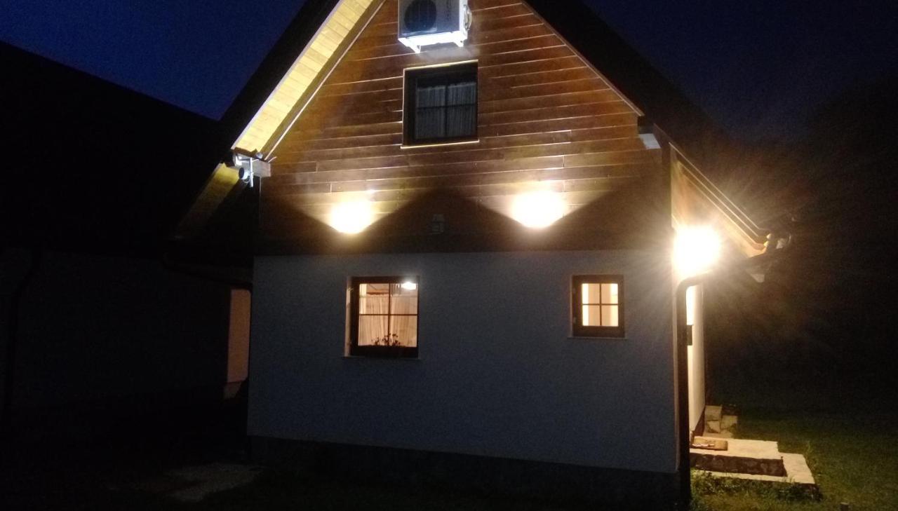 Vacation Home Zara Lohovo Bagian luar foto